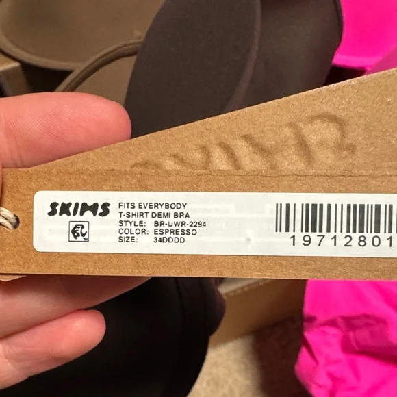 3 SKIMS 34DDDD Fits Everyone Bras - Picture 7 of 7